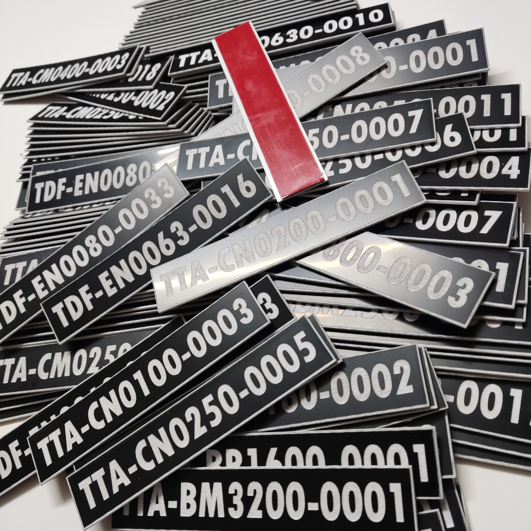 Placas de indentificación en Lamicoid