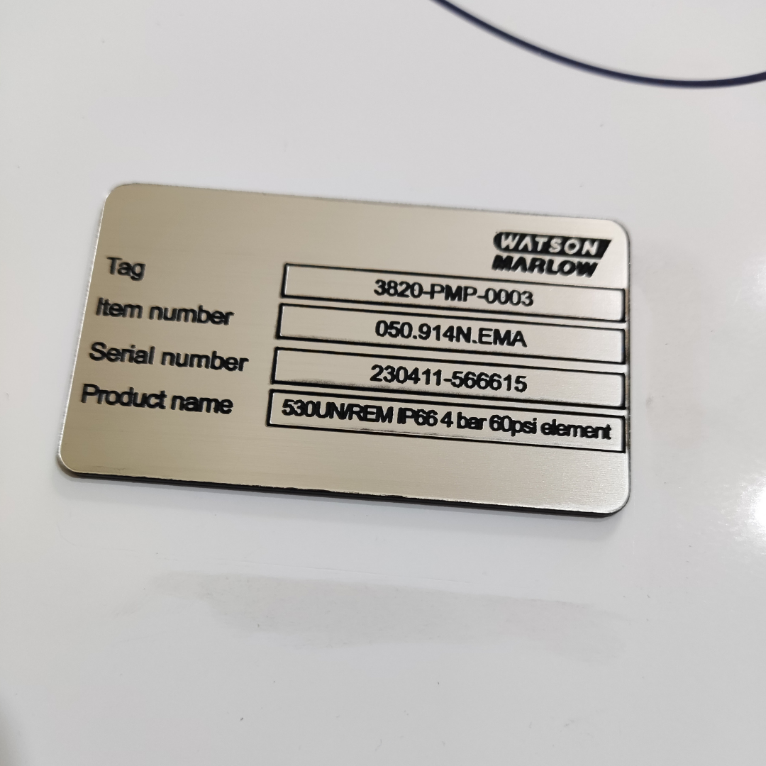 Placas de indentificación en Lamicoid