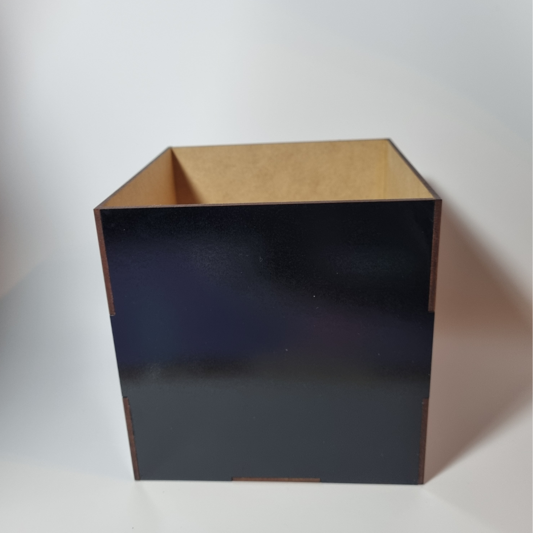 Cajas tipo cubo en madera.