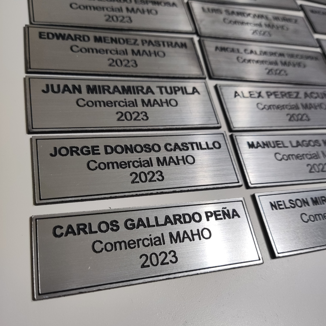 Placas de indentificación en Lamicoid