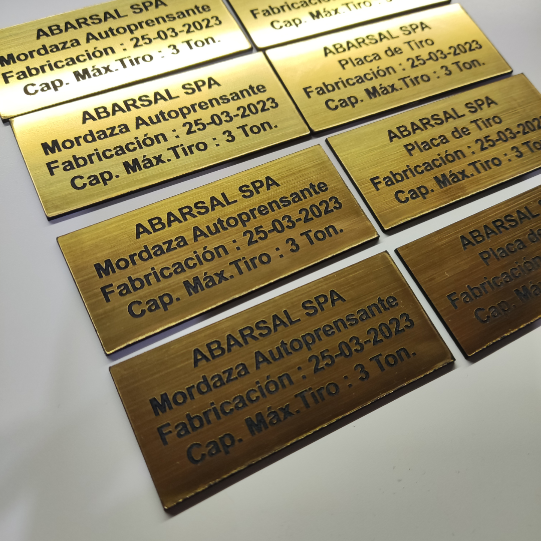 Placas de indentificación en Lamicoid